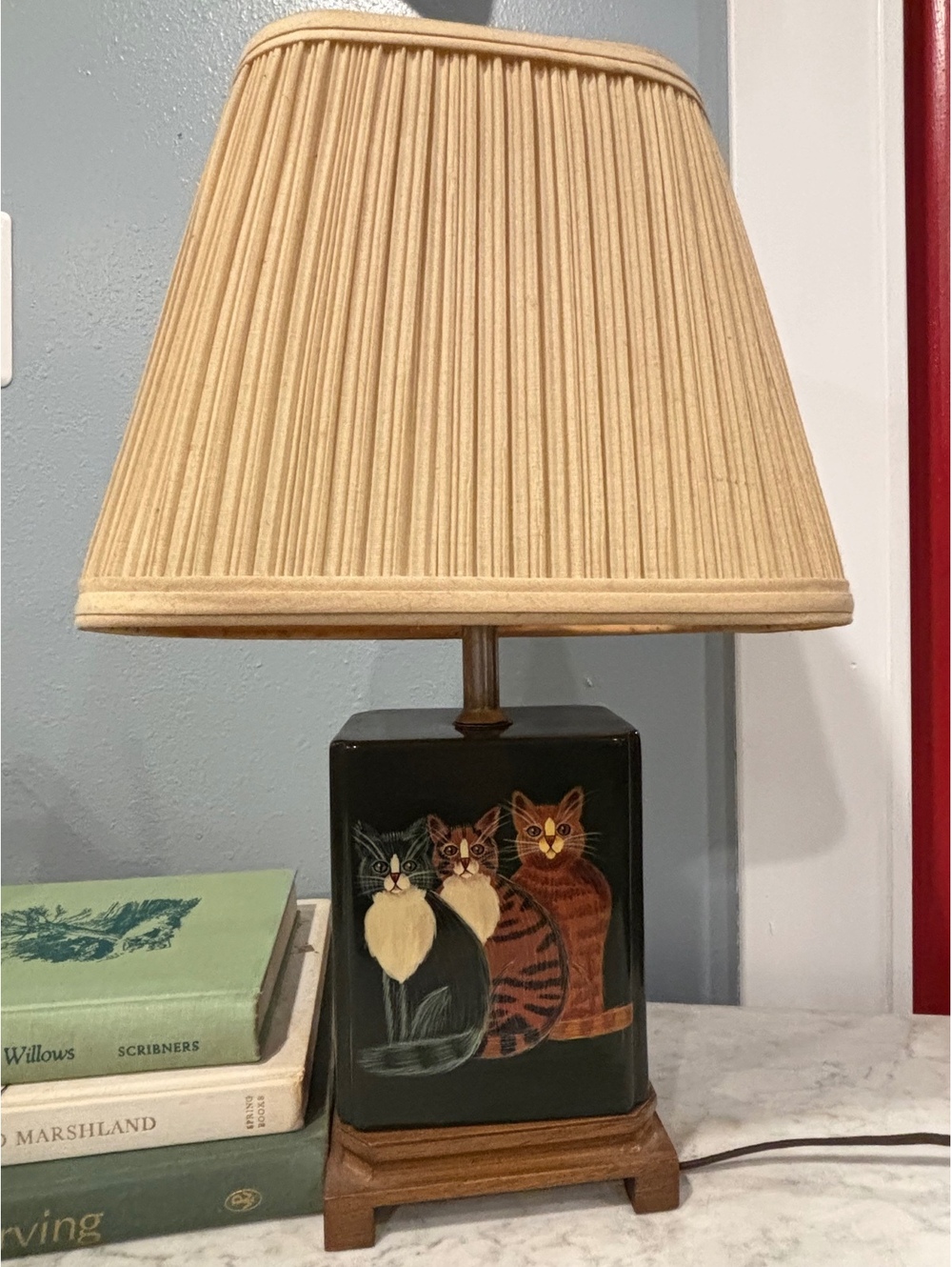 Vintage Ceramic Table Lamp with Hand-Painted Cat Design